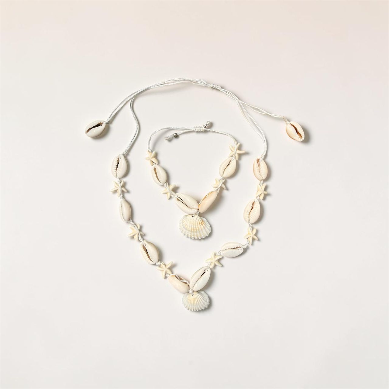 Collier "Summer Vibes" en coquillages naturels قلادة الصيف الكلاسيكية بأصداف الكوري الطبيعية